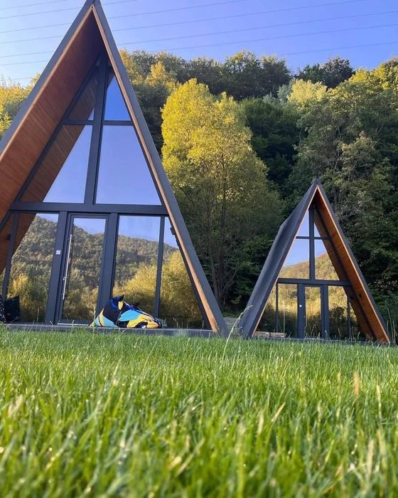 Vand cabane din lemn A-frame, montaj rapid oriunde in Romania
