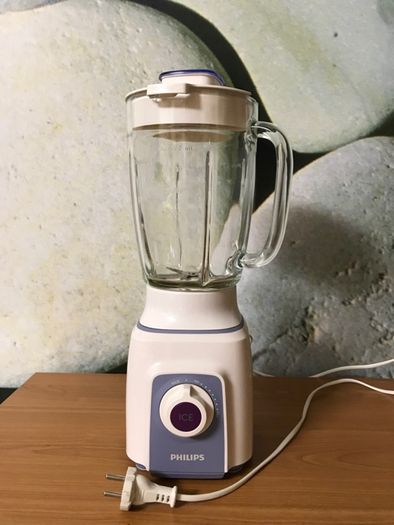 Blender Philips cu vas de sticla si buton pentru ghiață