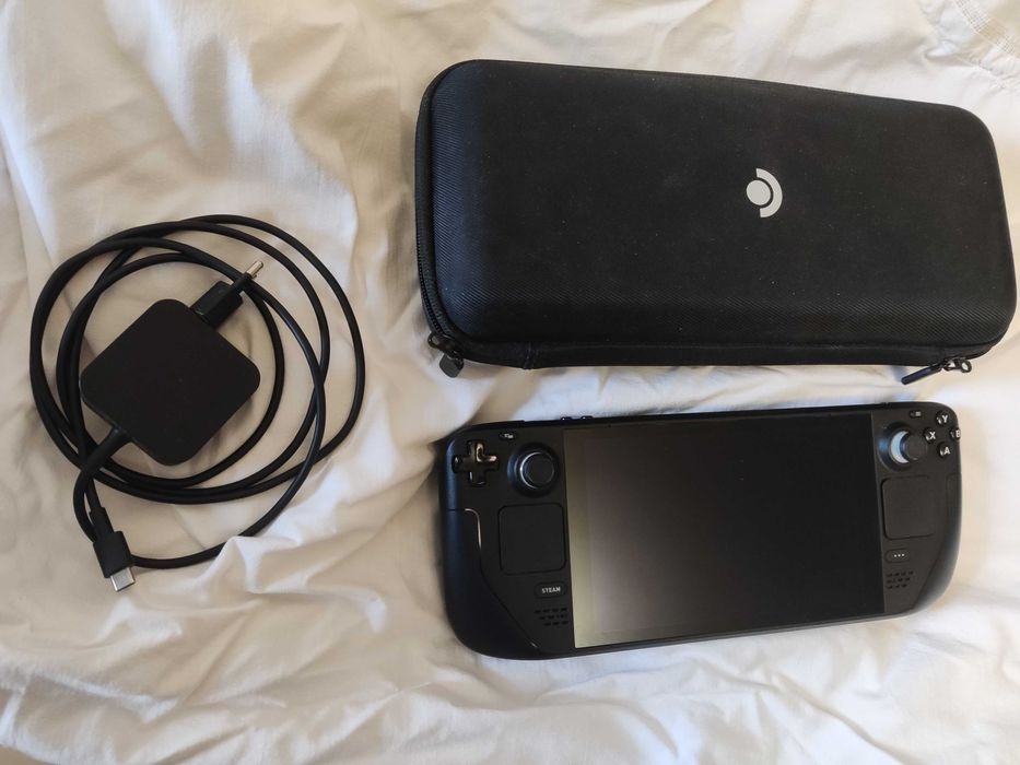 Продавам Steam Deck LCD