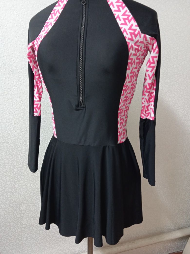 Продам купальник