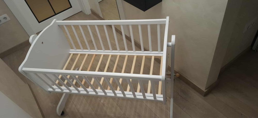 Бебешка кошара -бяла