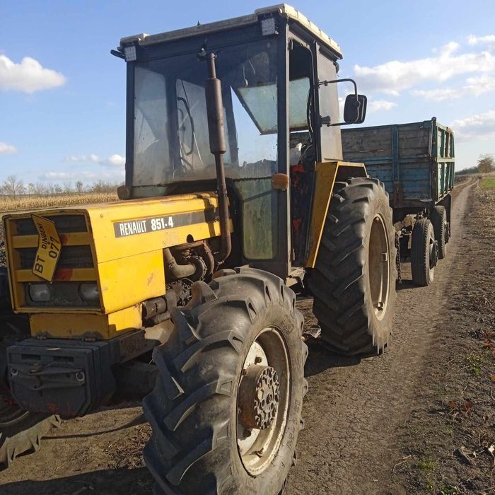 Tractor Renault 85-4