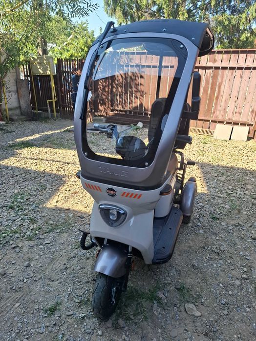 Moped cu trei roți