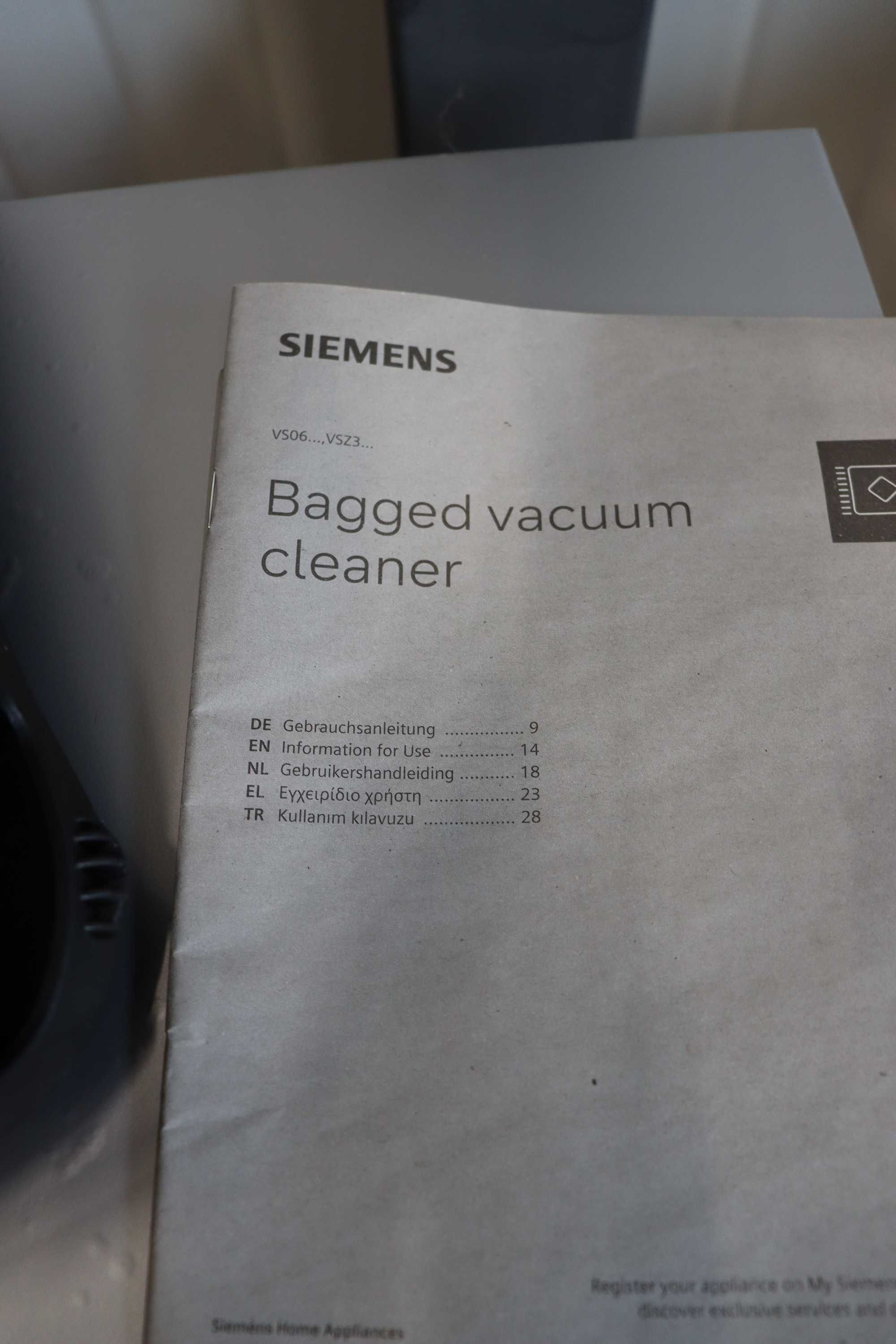 Прахосмукачка Siemens VS06B1110 Synchropower, 4 литра, синя