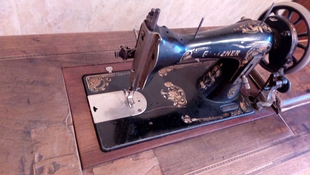 Автентична шевна машина Gritzner