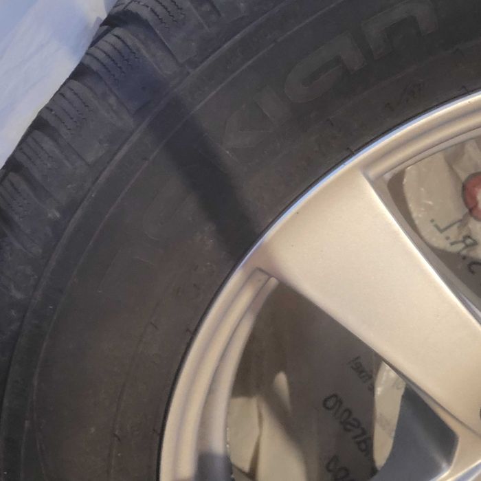 Vand jenți aluminiu si cauciucuri