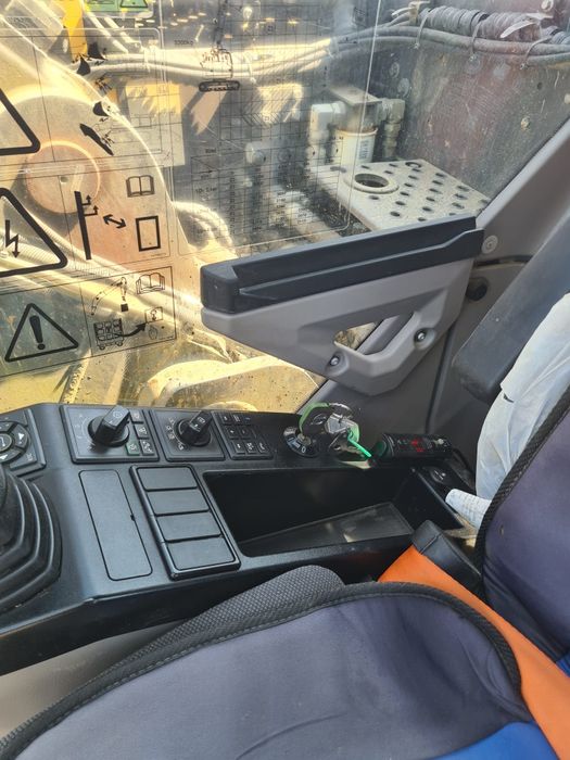 Excavator 2019 Volvo ECR145L