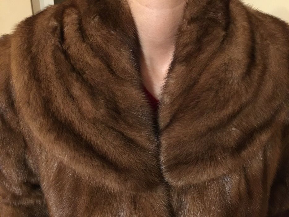 Haina de blana naturala, nurca NOUA