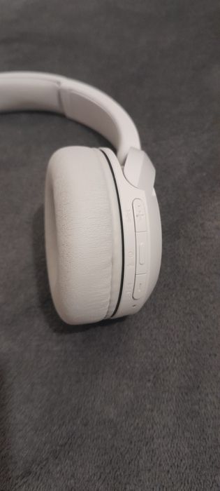 Căști Sony On The Ear WH-CH 520 pe alb