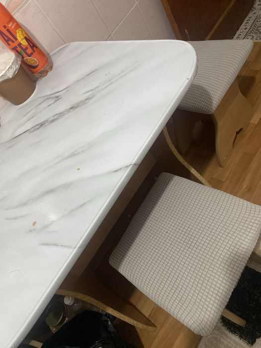 стол и стулья, для кухни 4 табурета