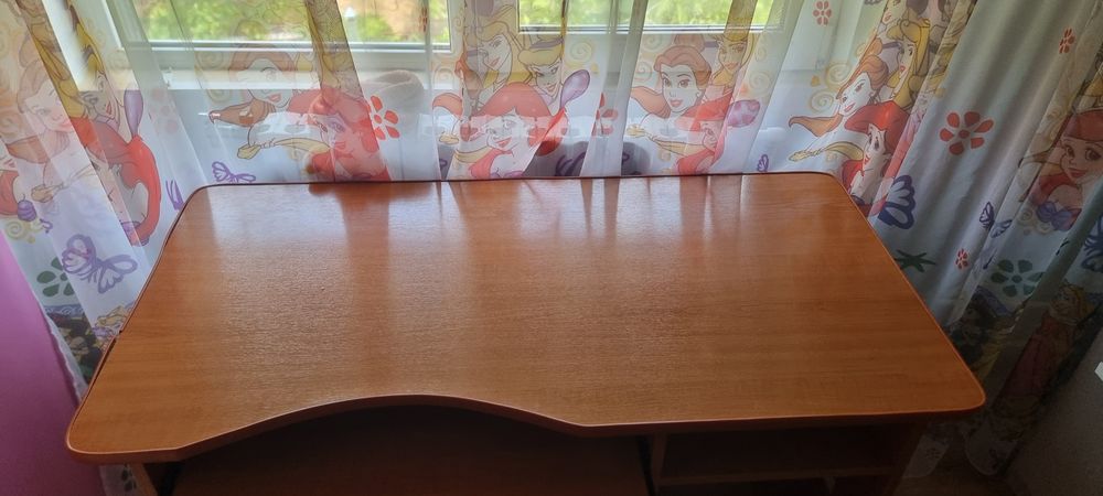 Vand birou culoarea ciresului