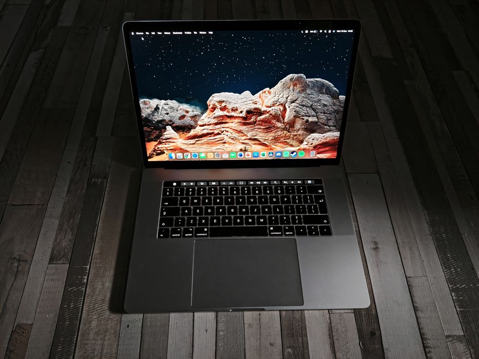 Apple MacBook Pro Retina Touchbar