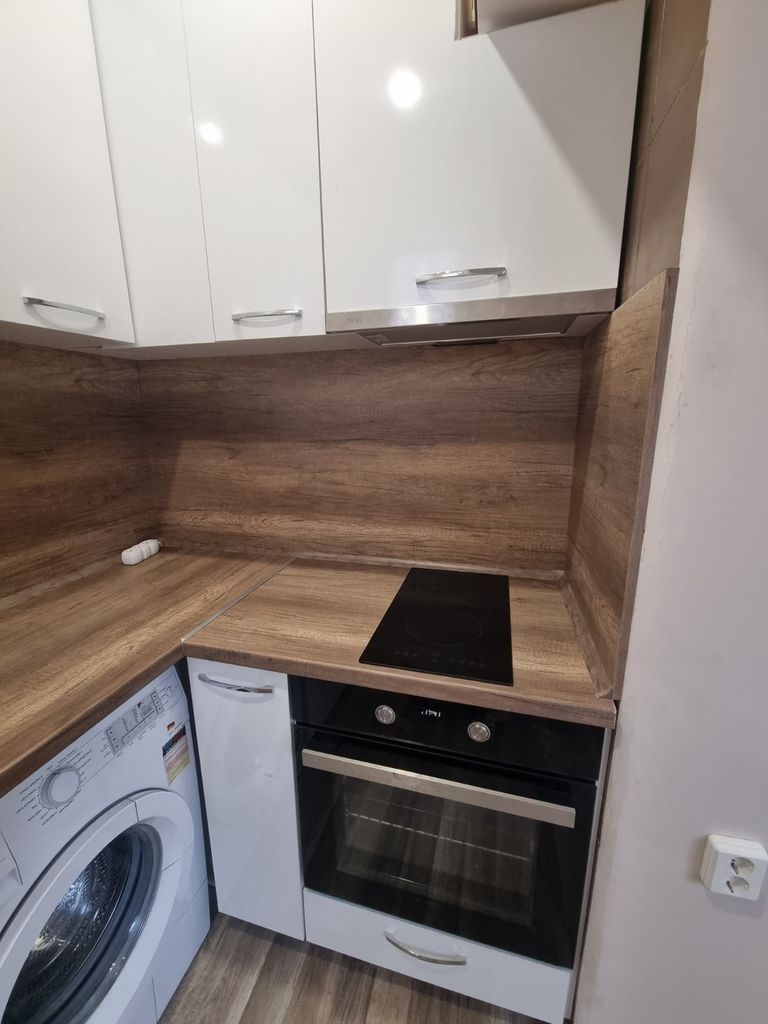 Дава се под наем Тристаен апартамент в Стара Загора, Център - 100 кв.м за 510 € - Снимка #4
