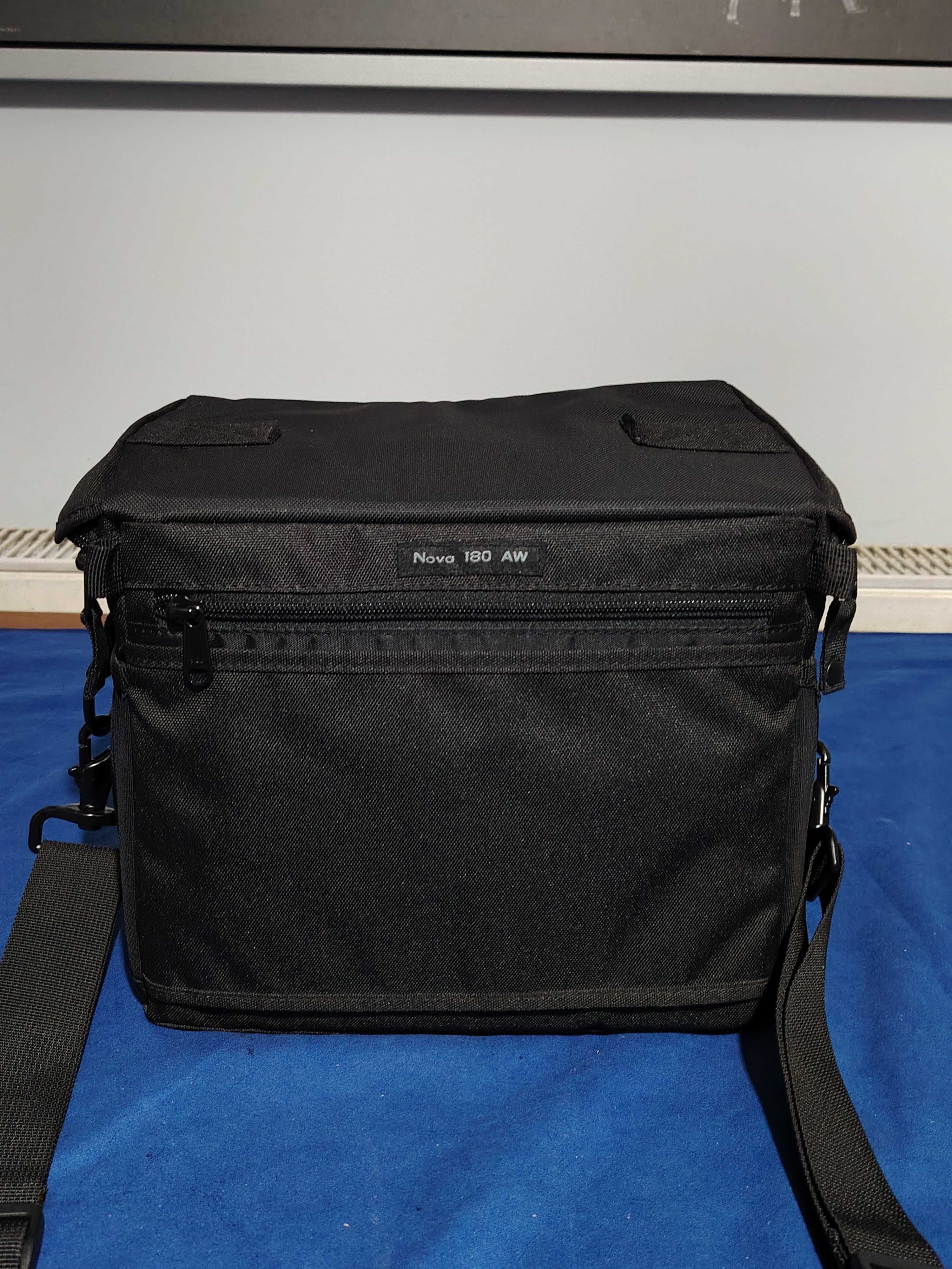 Lowepro Nova 180 AW geantă aparat foto.