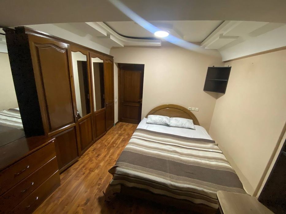 Ойбек Карейская пасолства 2 комнтная квартира аренда