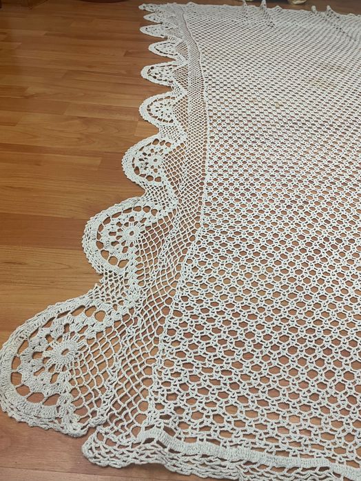 Fata de masa veche macrame