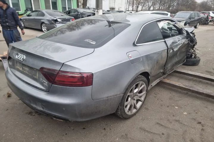 pompa abs servodirectie frana vacuum spira volan ceasuri de bord turbina injectoare   Audi A5 motor 2.0tdi CAHA  dezmembrez piese