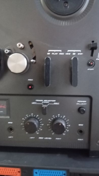 Magnetofon Akai GX 215D în stare foarte bună