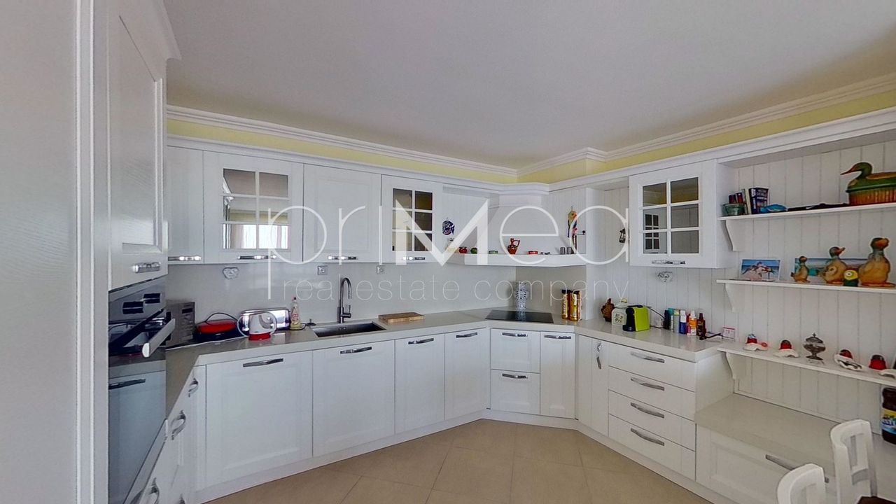 Продава се Многостаен апартамент в с. Лозенец, Област Бургас - 260 кв.м за 2577 €/кв.м - Снимка #2