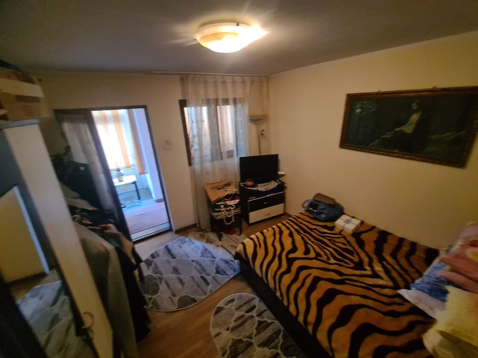 Casuta 3 camere,constructie 1995 Margeanului, strada Coman Ion cu mica