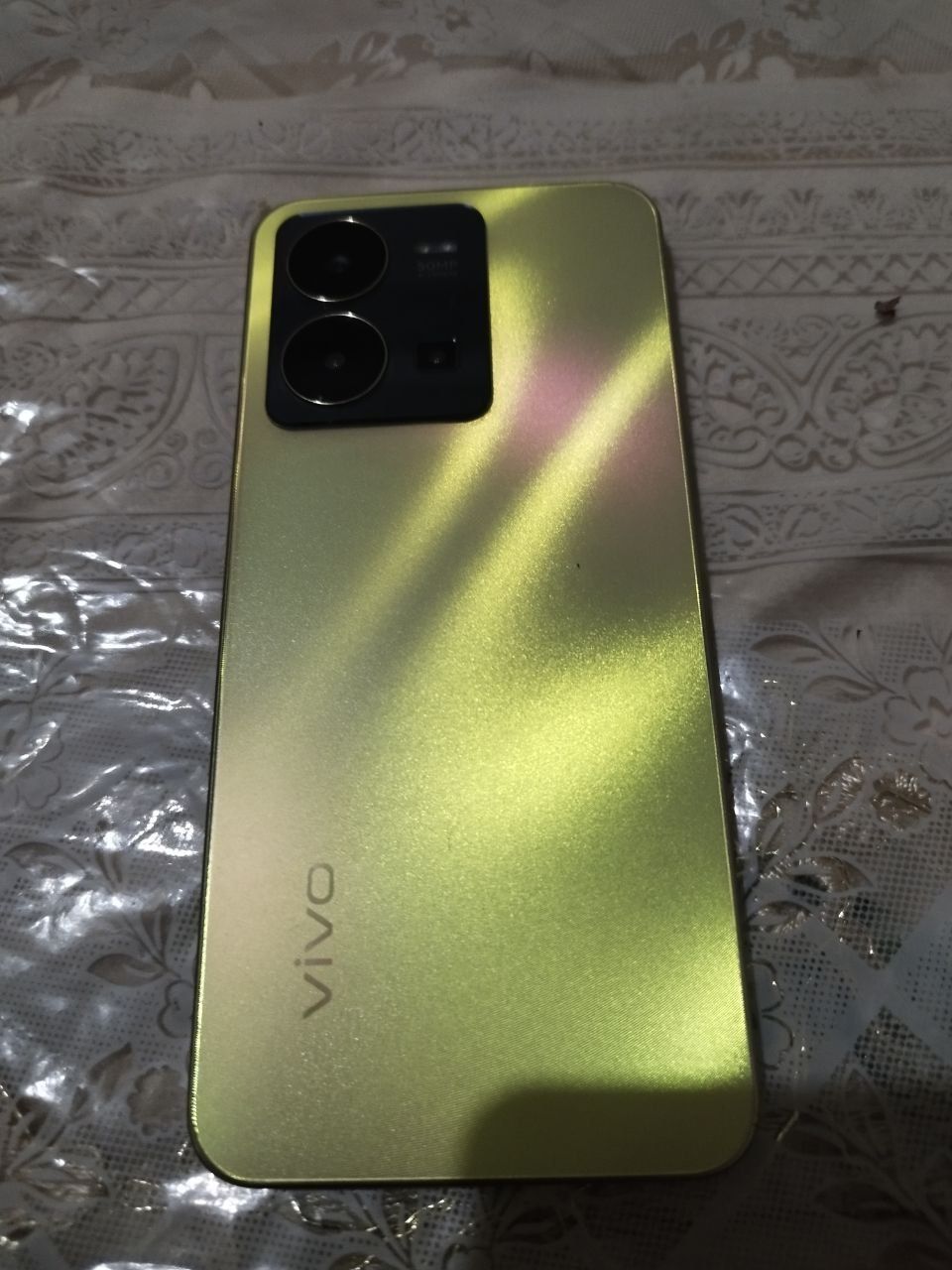 Vivo y35 
Karobka/dak bor 
Hotira 128/4+4
Org zaryadni 
Qowib beriladi