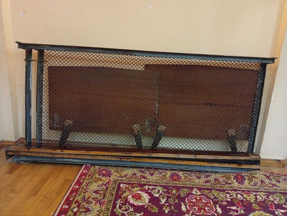 Продам две советские железные (сеточные) кровати
