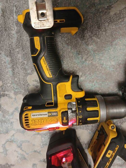 Scule dewalt de vanzare!