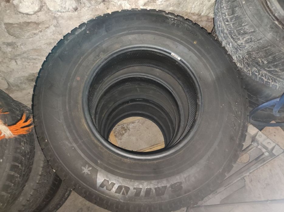 Зимни гуми 235/70/15