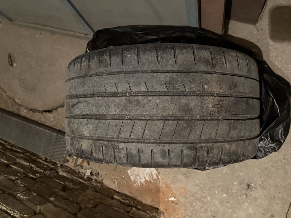 Летни гуми Kumho Ecsta 285/30 ZR19