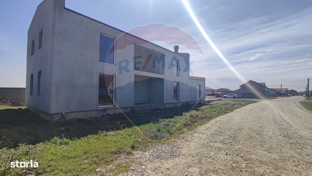 Casă cu mansarda de vanzare Osorhei, 8 km de Oradea