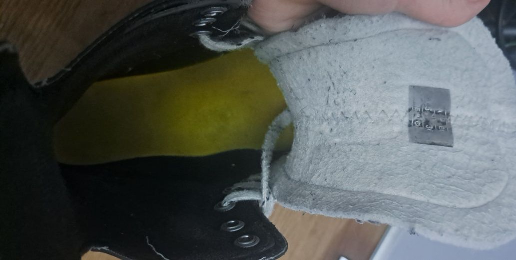 Продаются коньки хоккейные б/у