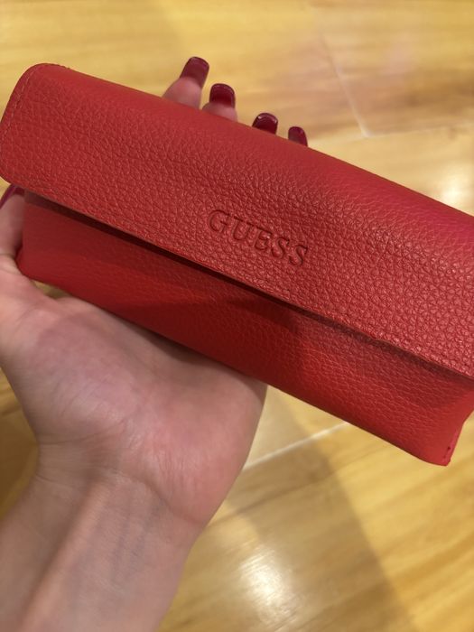 Оригинални дамски очила Guess