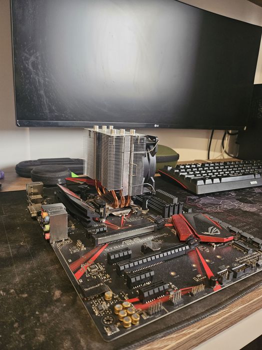 Kit placa de baza Asus B250H Rog Strix + procesor Intel  i7 6600k