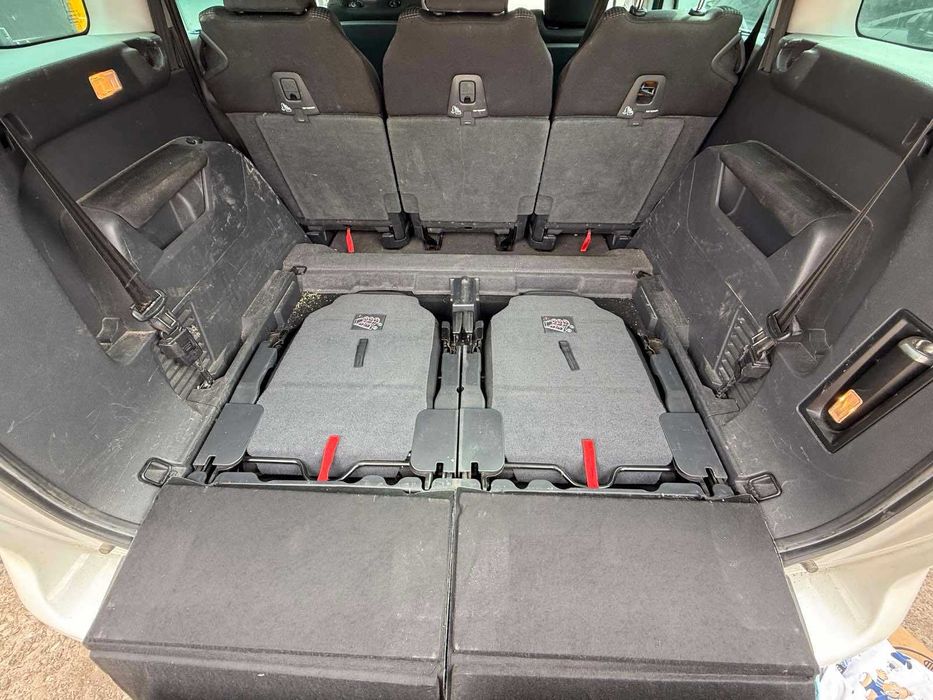 Peugeot 5008 1.6HDI на части