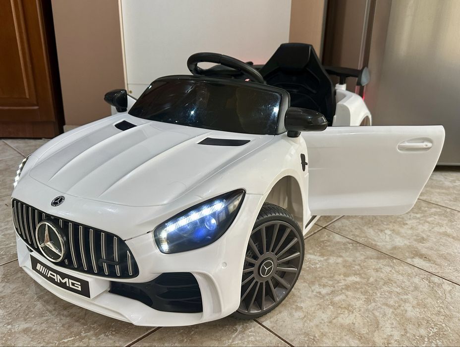 Акумулаторна Количка - Mercedes-Benz AMG GT-R 12V