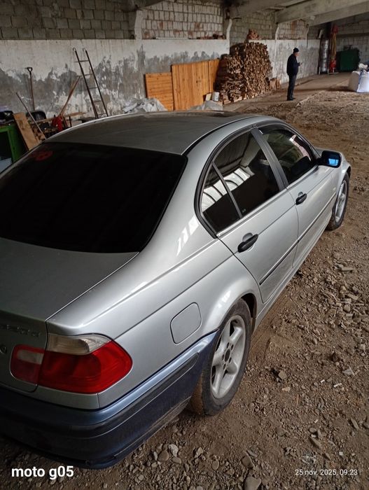 Vind BMW an fabricație 2002
