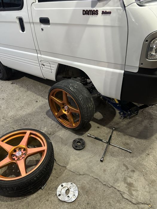 Diska balon sotiladi kamplekt srochna R18