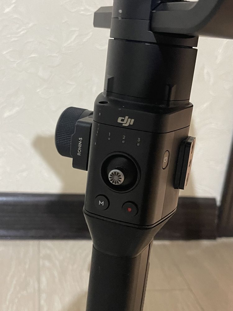 Продам  DJI Ronin S