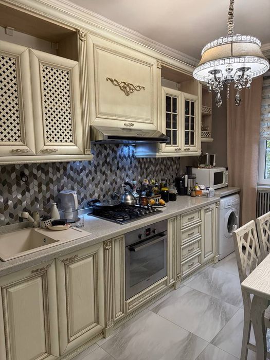 Срочно! Максим Горький, метро Буюк Ипак Йули, 4 комнатная