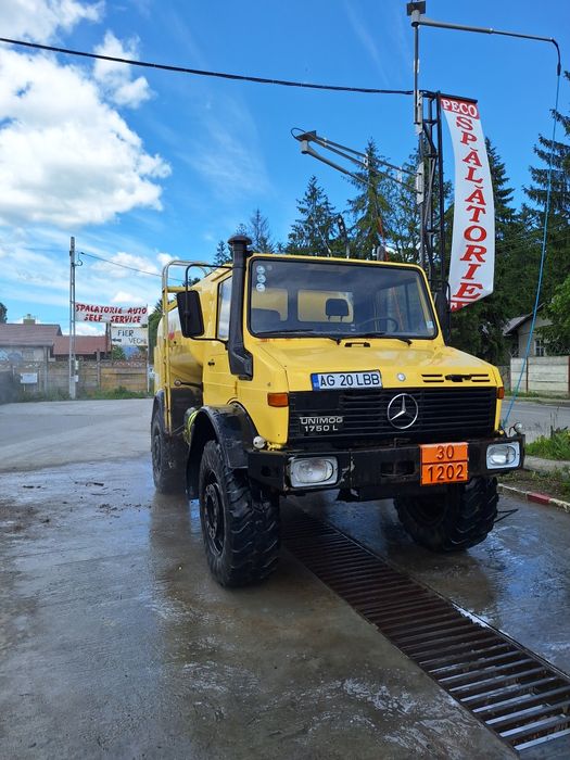 Mercedes unimog  -cisterna