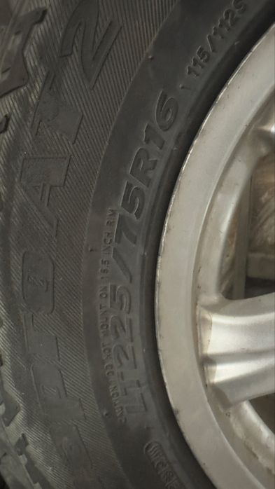 Продавам гума със джанта за грейт уол една е само