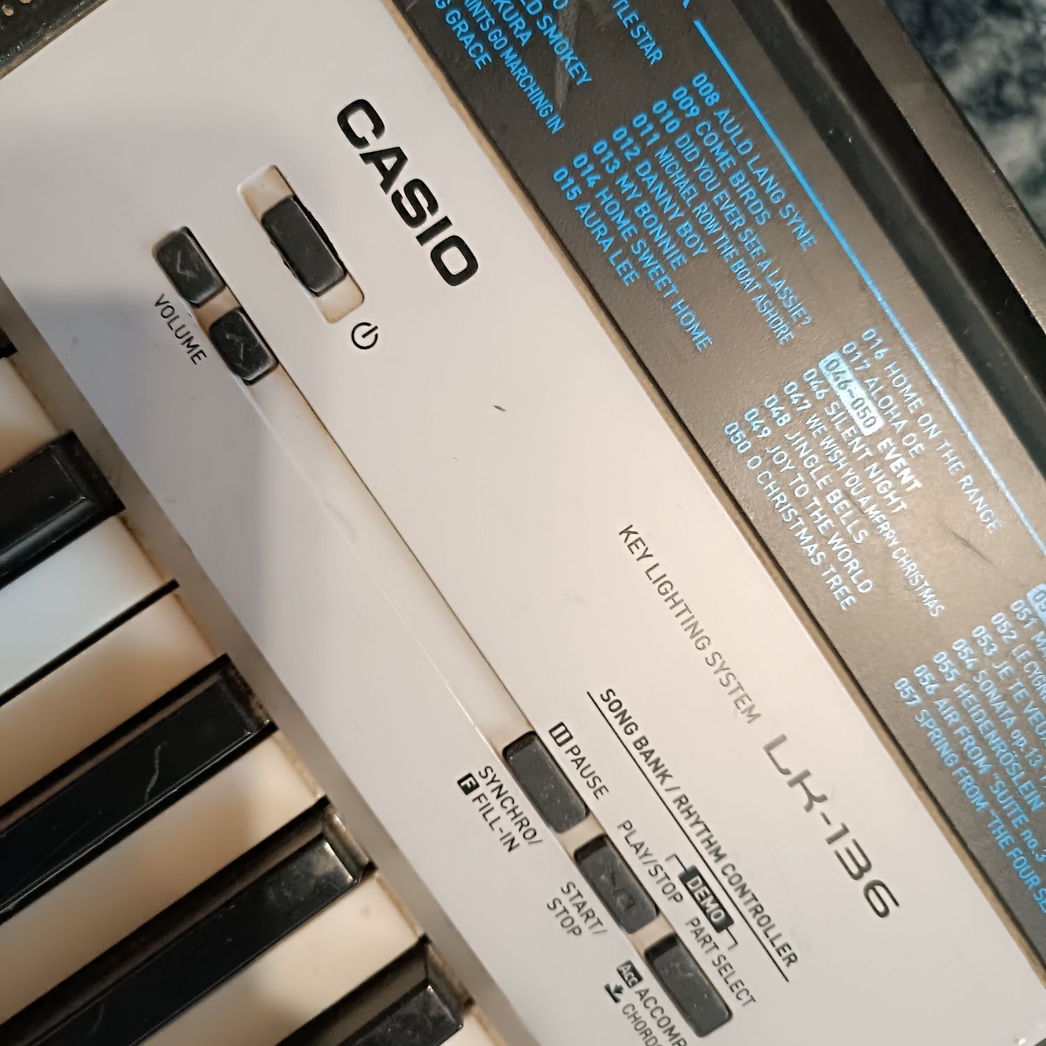 Синтезатор Casio  LK-136