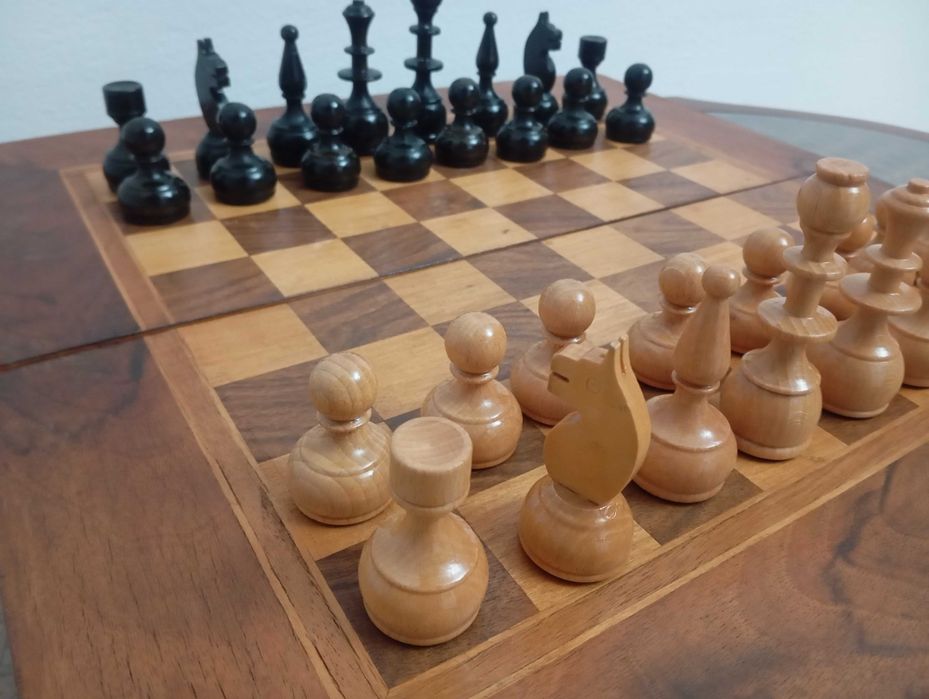 Голям дървен шах 48 х 48 см.