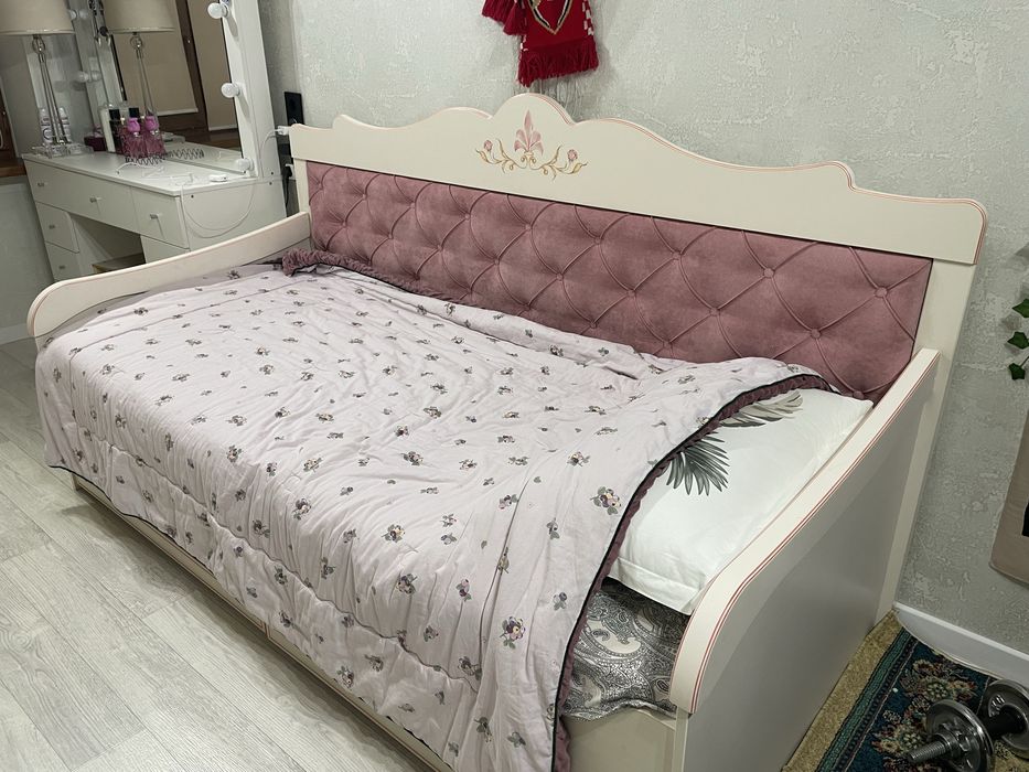 Продам кровать для подростка