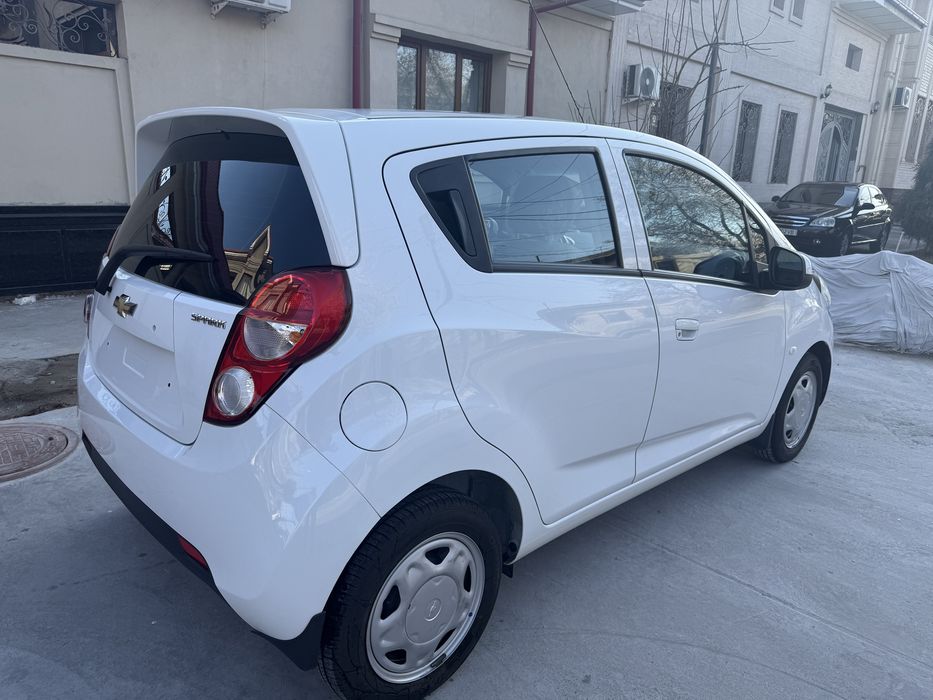 2023-yil 2023 kuzov Masla 2-pozitsiya Spark sotiladi.