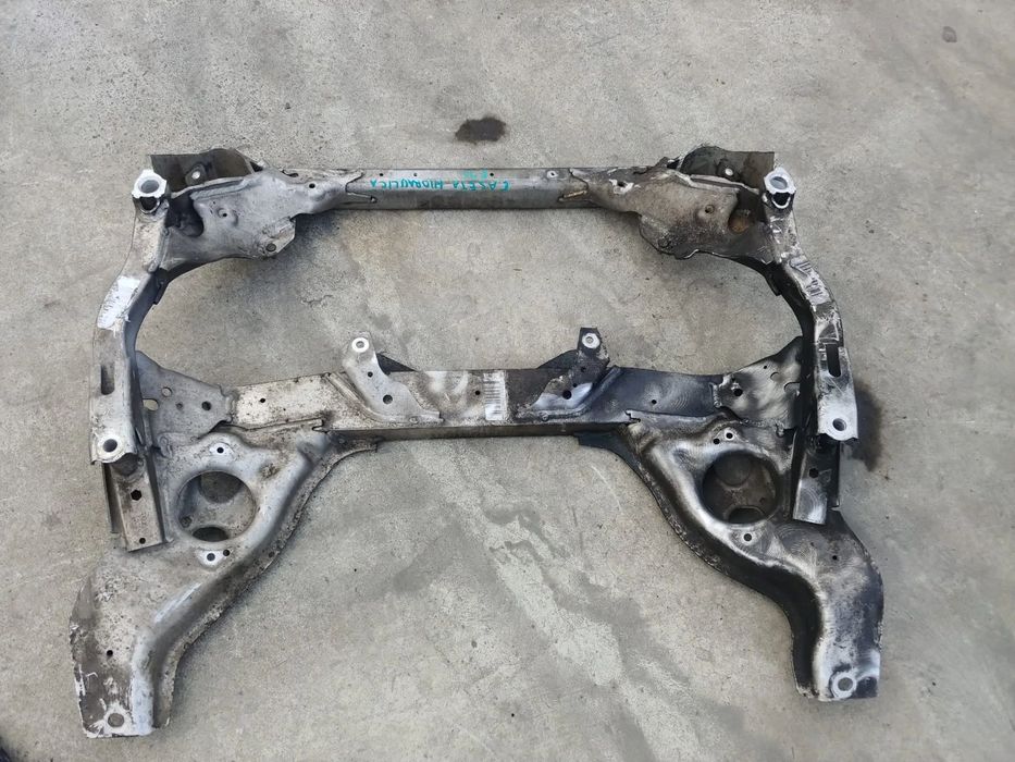 jug cadru motor  bmw seria 3 e90 320 d 2004-2012
