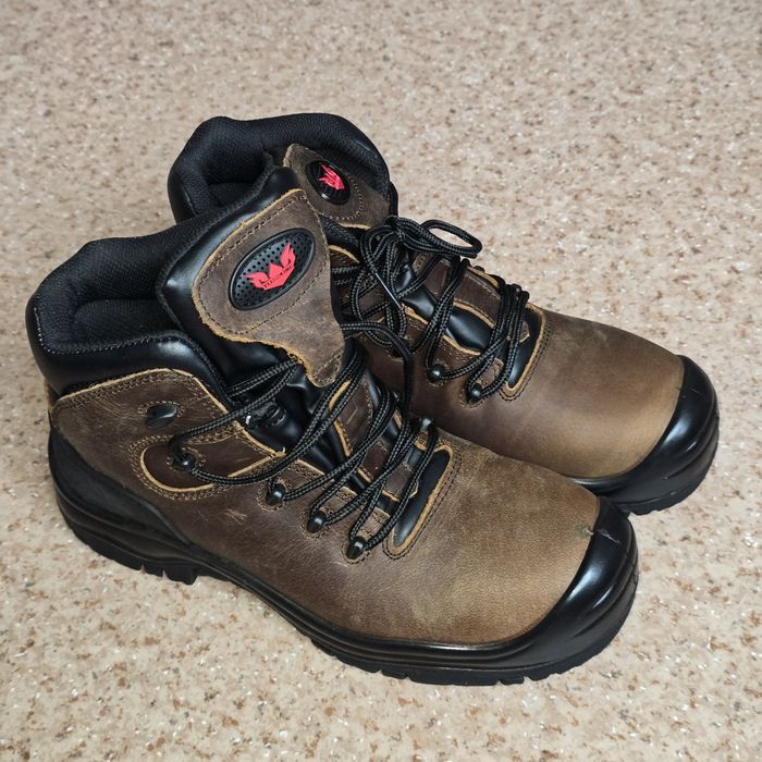 Продам спец. ботинки