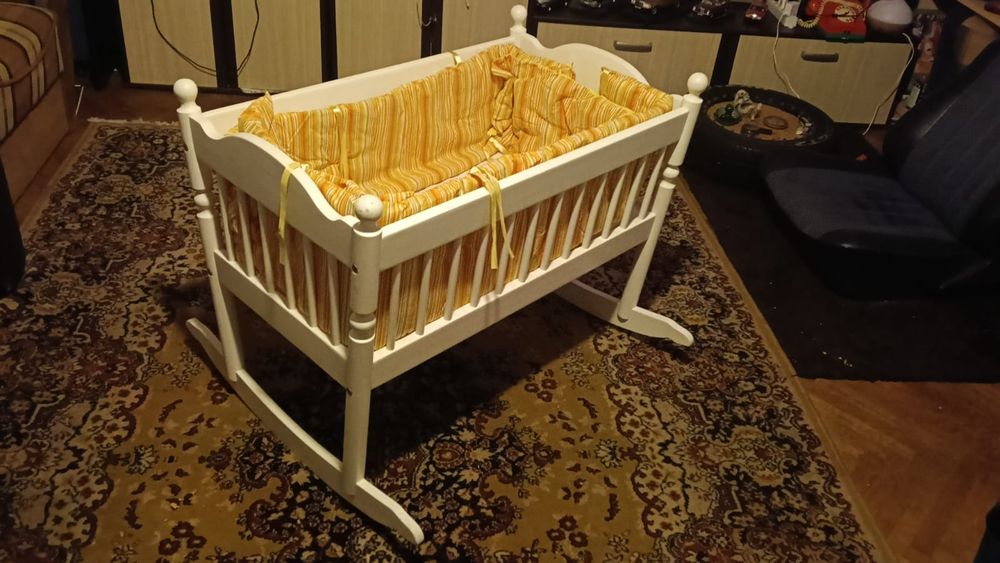 Pat balansoar bebelusi