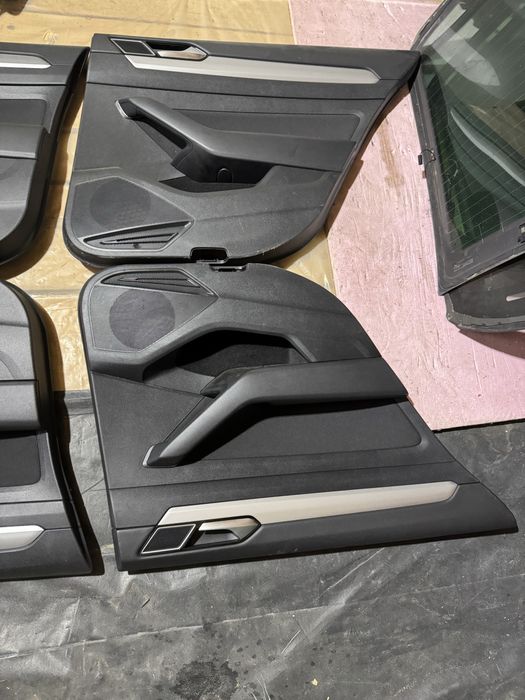 fete usi fata spate pt vw passat b8 break