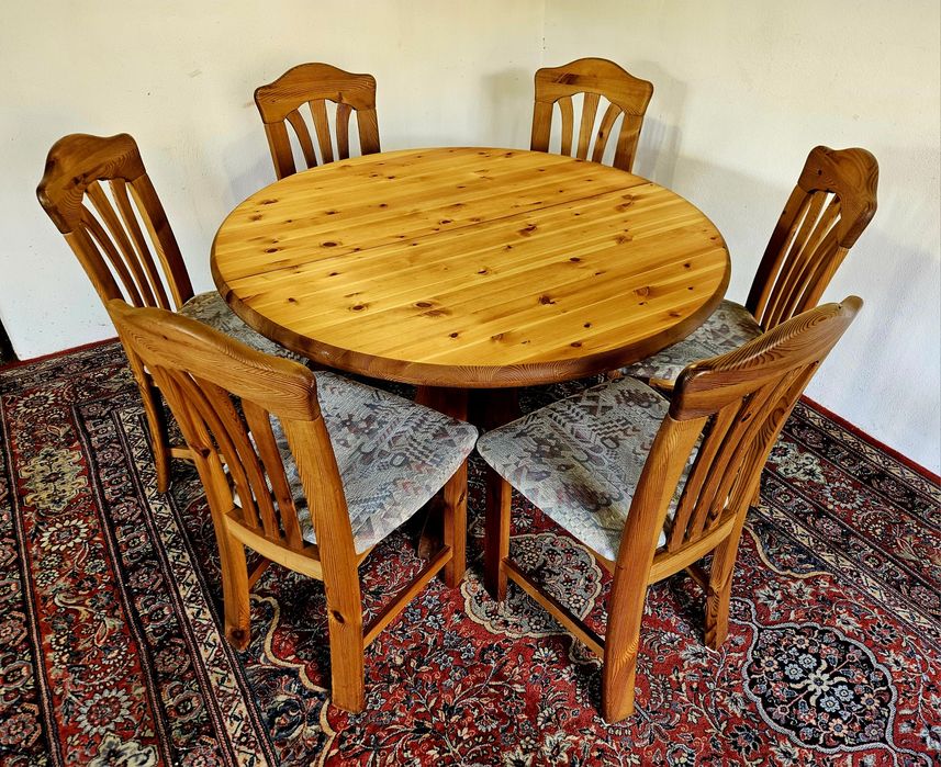 Masa rotunda extensibila si 6 scaune din lemn masiv
